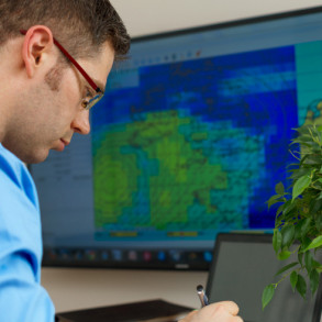 无人机群飞行规划员